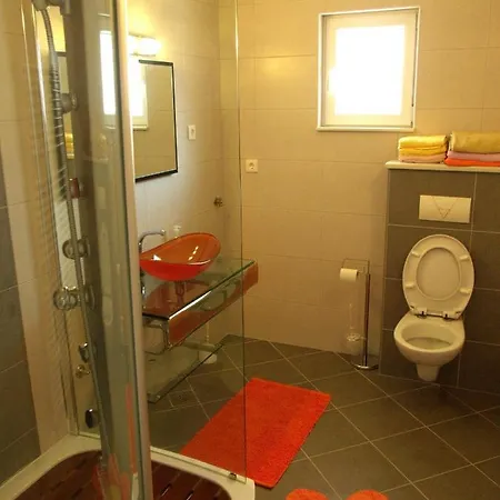 House Merlin Daire *