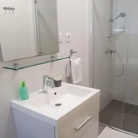 House Merlin Apartment Baska Voda