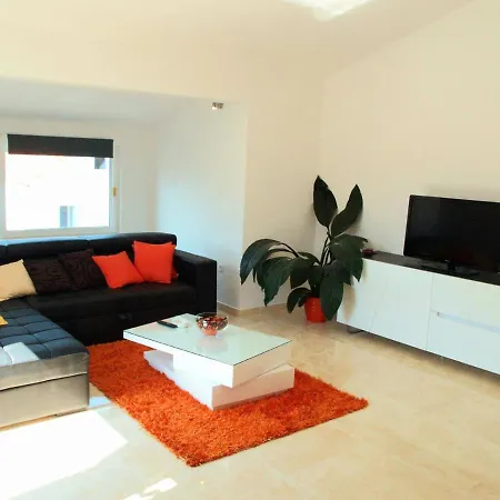 Apartament House Merlin